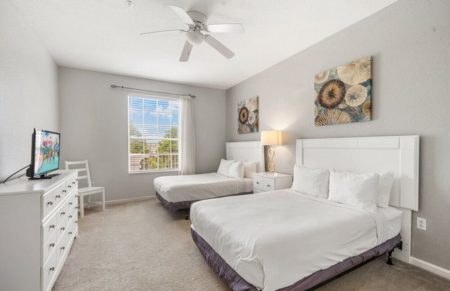 Beautiful LAKEVIEW Deluxe Condo Near Theme Parks - Photo 126