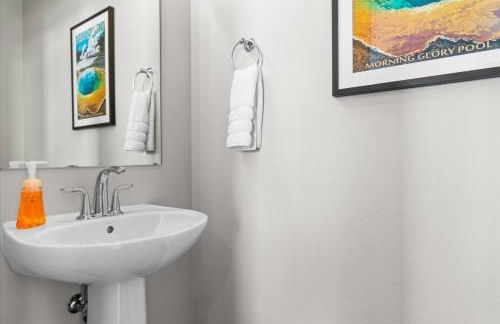 Stay with Style in this Townhome - Photo 32