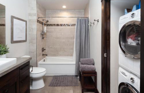 BEST Location, Large & Modern, Glacier Avails! - Foto 18