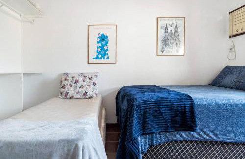 Car in the garage and everything on foot. - Photo 46