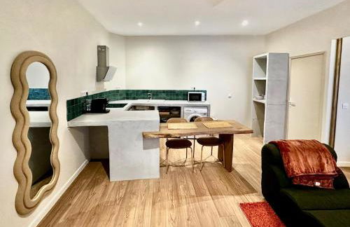 Séjour cosy au cœur de Vienne-tout à 2 min à pied - Foto 2