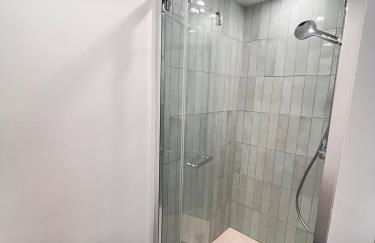 Real Parisian apartment with 2 bedrooms and AC - Foto 6