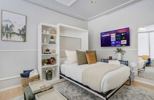 Indigo Cove Modern Studio near Historic Uptown - Foto 2