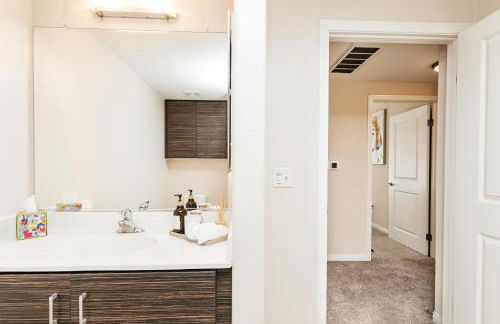 Luxury One Bedroom minutes from The Grove - Foto 27