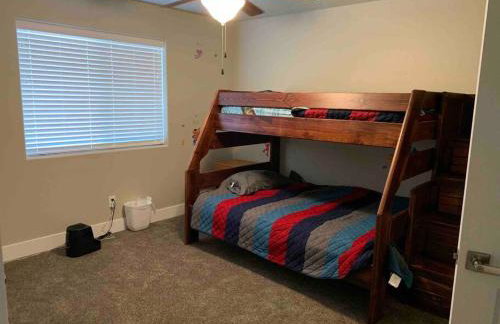 Family friendly 4-bdrm 3.5 bath w guest suite - Foto 26