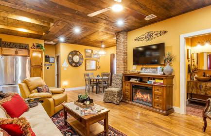 Stockyards 5 mins, New, Sleeps 8 Cedar House, TCU - Foto 1