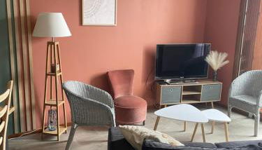 CHARMANT APPARTEMENT AVEC GRANDE CAPACITÉ D’ACCUEIL - Photo 3