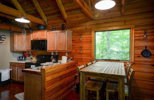 Hot Tub & WiFi - Hidden Chalet Red River Gorge KY - Foto 13