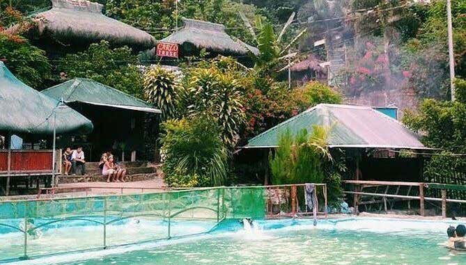 Disfrutando de las termas de Asin