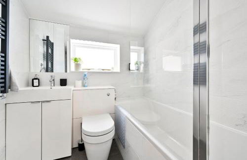 New Chic 3-Bed Flat in Clapham - Foto 25