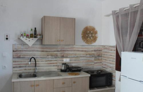 Anastazia's Seaside Apartments - Photo 24