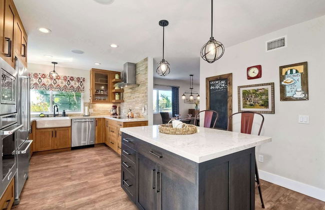 Fresh & Modern 3 BDR Just Blocks From Beach! - Photo 13