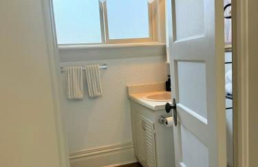 University House - Photo 15