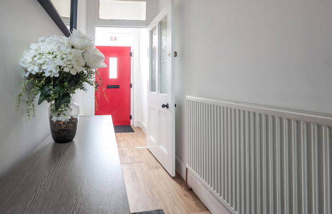 Spacious 4 Bed House in Birmingham, Suitable for Contractors - Photo 31