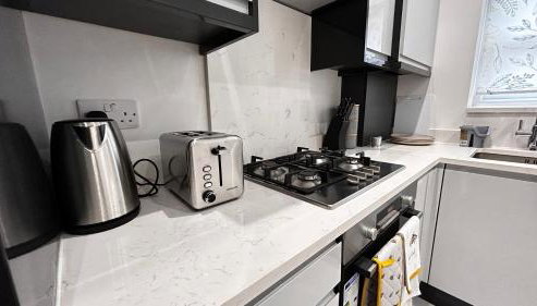 Newbuild, 3 Bedroom house with free parking - Foto 3, stove, toaster