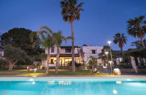 Villa a 300 Mt. dal Mare (Magaggiari) con campo da tennis - Foto 55