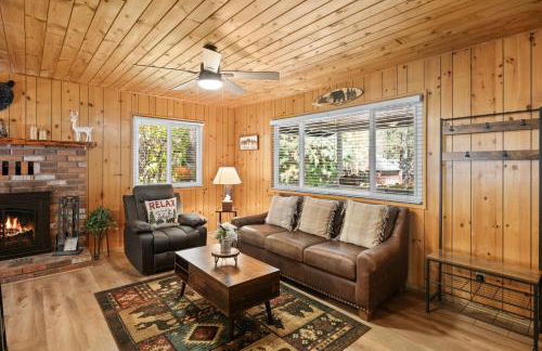 Tranquil Retreat with Fenced Backyard, Hot tub & Bar - Foto 7