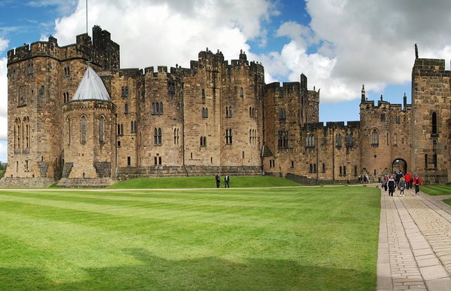 Castello di Alnwick di 1 giorno, Holy Island e Scottish Borders - Foto 1