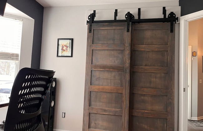 Remodeled and Inviting Free EV Charging Station Level 2 - Photo 3