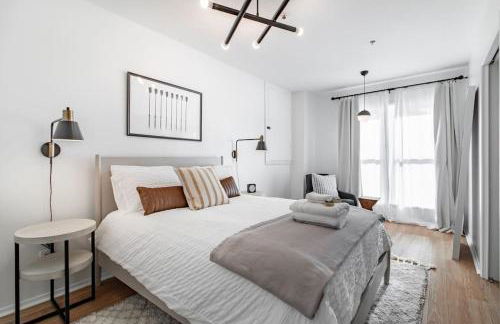 Riverfront Retreat - 2 Units - 3BR - Free Parking - Foto 4