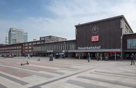 - Forest Retreat Deluxe - 2 Bedroom Apartment - 75 qm - Fully Renovated 2025 with TV & Netflix - King Size Beds - Full Kitchen - Free Parking - Close to Airport & Train - - Foto 48