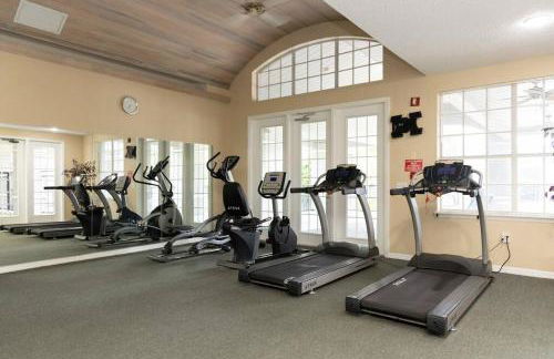 Rustic Luxe Loft , A King Bed Hideout with Edge - Foto 13