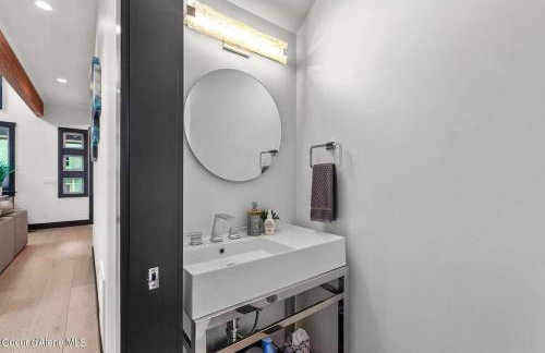 Luxury Home mins from Downtown CDA - Foto 19