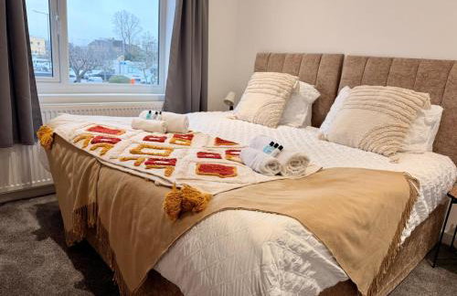 Isleworth House with Garden & private parking - Photo 13