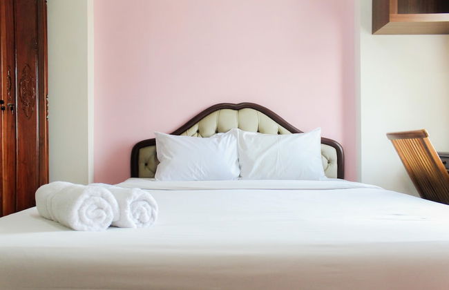 Homey and Cozy Living Studio at Margonda Residence 2 Apartment - Photo 1