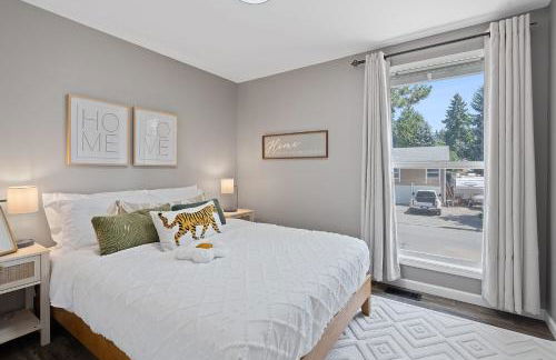 Chic Kirkland Home Overlooking Windsor Vista Park - Photo 24