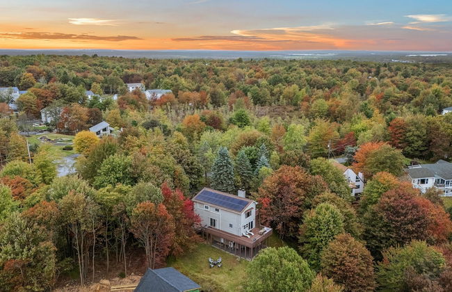 Emerald Bluff by Avantstay Lake Views Deck Fire Pit Game Room - Photo 56