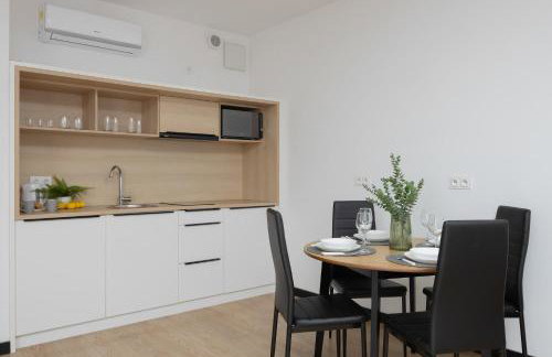 Spacious Studios Zamoyskiego Near PGE with Parking by Noclegi Renters - Foto 3