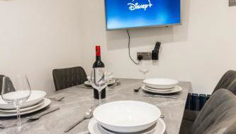 Charming Home in Bromsgrove - Perfect for Groups - Foto 5