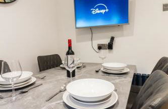 Charming Home in Bromsgrove - Perfect for Groups - Foto 5