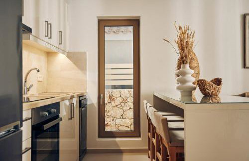 Thelxi's Suite II - Brand New Seaview Suite! - Foto 17