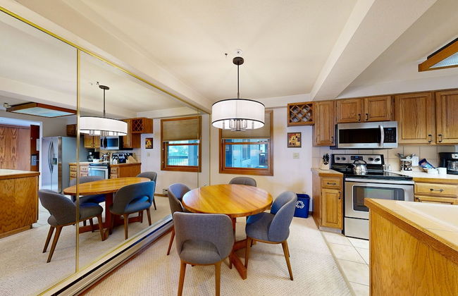 Torian Plum Condominiums - Foto 55