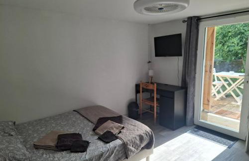 Charmant studio RDC avec terrasse, parking & cuisine équipée - Foto 5