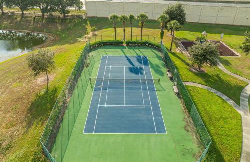 Disney-Close Lakefront Renovated 4BR Pool - Foto 33