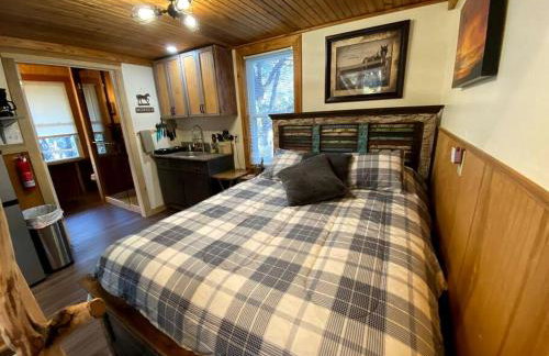 Rustic Texas Hill Country Vacation Rental with a Fire Pit - Photo 12