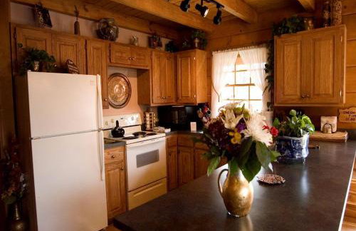 Family Cabin Vacation Getaway with Waterfall Views in Northwest Arkansas - Foto 9