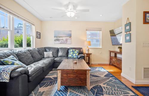Stunning beach home - steps2sand, AC, Large Patio and Fast Wifi! - Foto 19