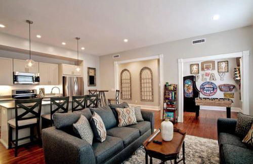 Newly Renovated 4 bed 3 bath and 2 Parking Spots - Foto 1