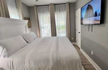 Calm 4BR-3BA 10 min DT Airport by LSP Homes - Foto 18