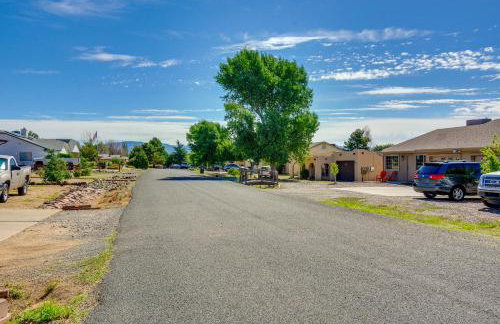 Hot Tub and Fire Pit Prescott Valley Retreat! - Foto 24