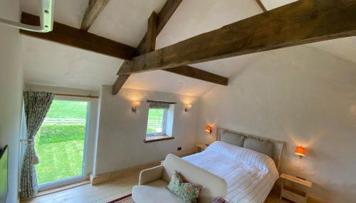 The Stable - Photo 2