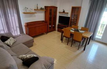 Piso soleado con buena ubicación - Foto 3