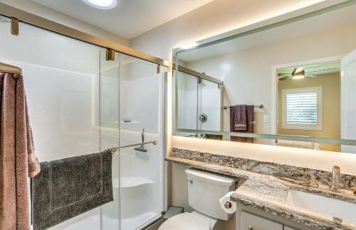 Walk to Park and Aquatic Center Airy Redding Home! - Foto 16