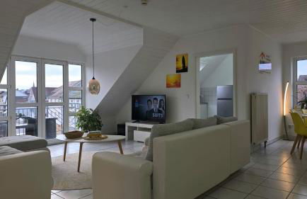 HAPPY HOMES YELLOW - Dein stylisches Design-Apartment - WLAN - Netflix - Parkplatz - Foto 6