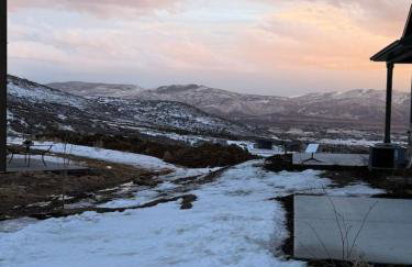 BRAND NEW Scenic Luxury Mountain Retreat - Foto 14