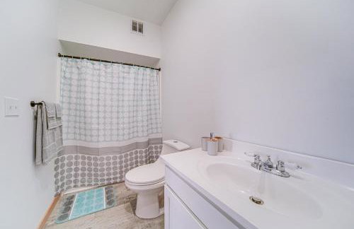 4 Mi to Lake Erie: Condo w/ Golf Course Views! - Foto 11